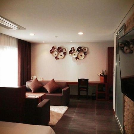 Reve Business Hotel Csedzsu Kültér fotó