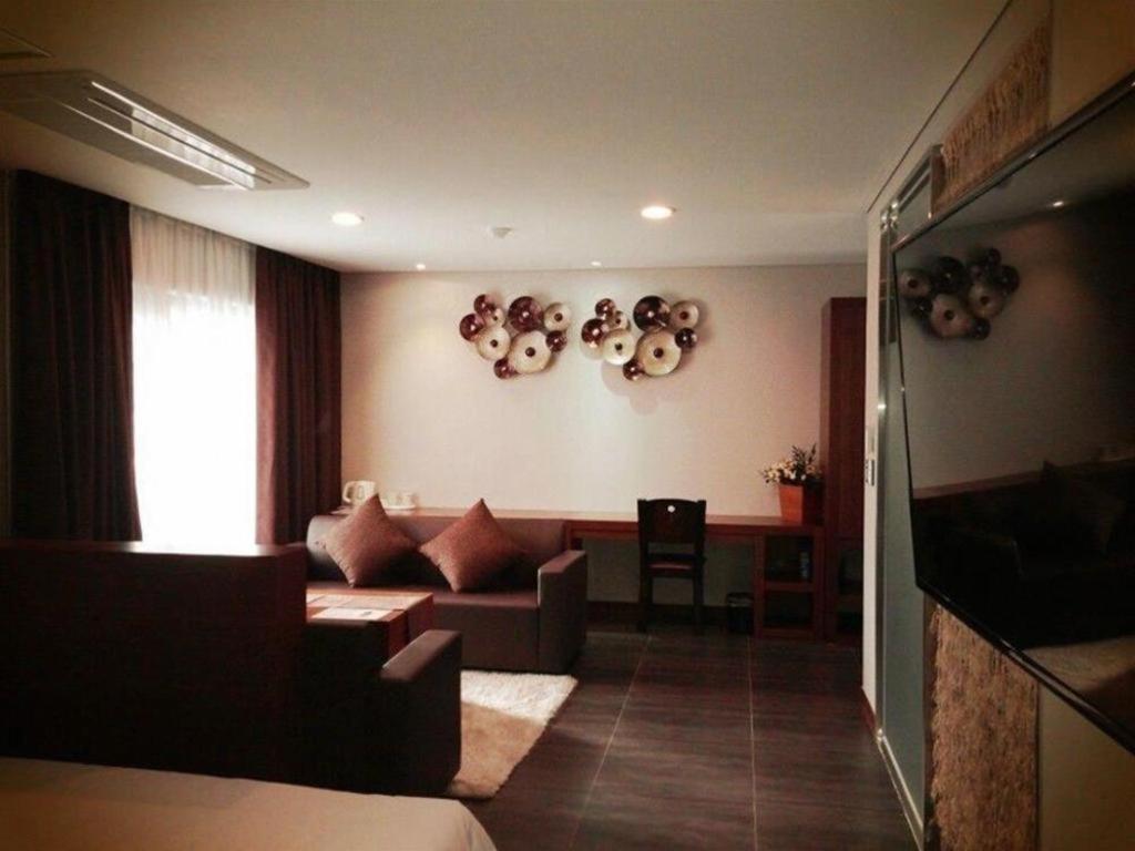 Reve Business Hotel Csedzsu Kültér fotó
