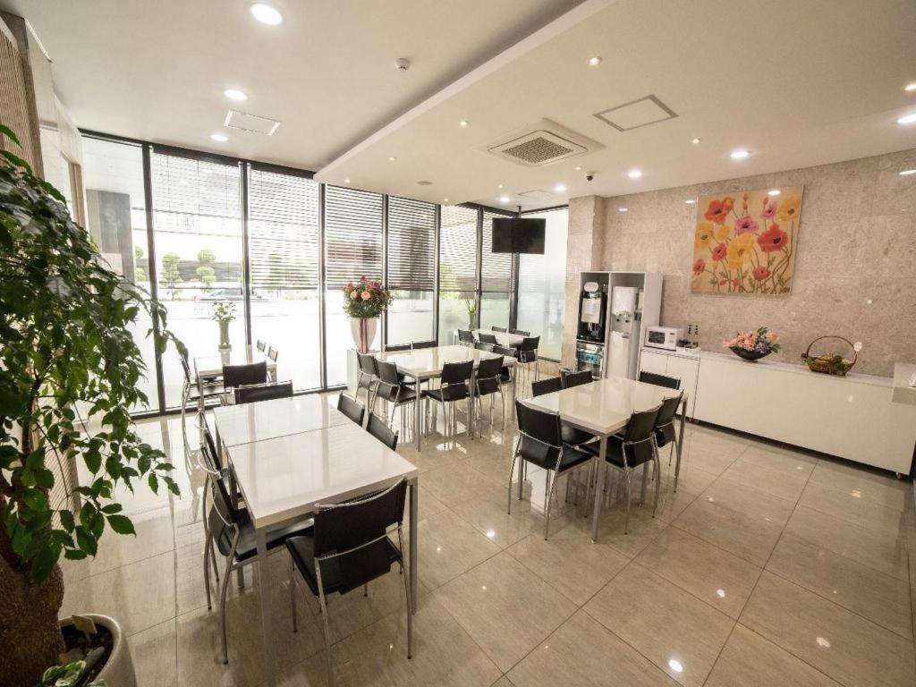 Reve Business Hotel Csedzsu Kültér fotó
