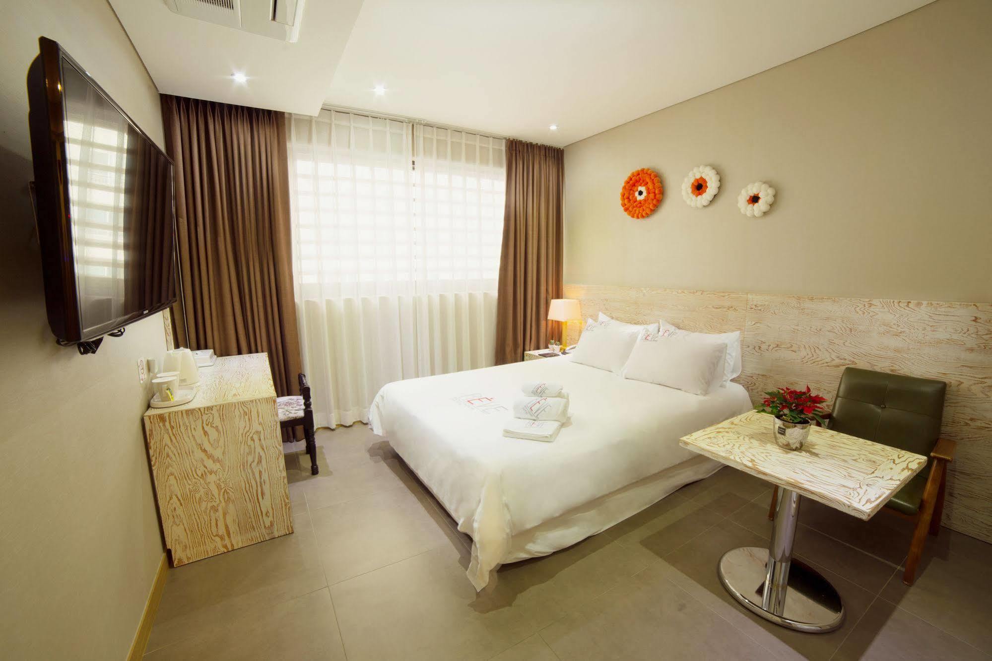 Reve Business Hotel Csedzsu Kültér fotó