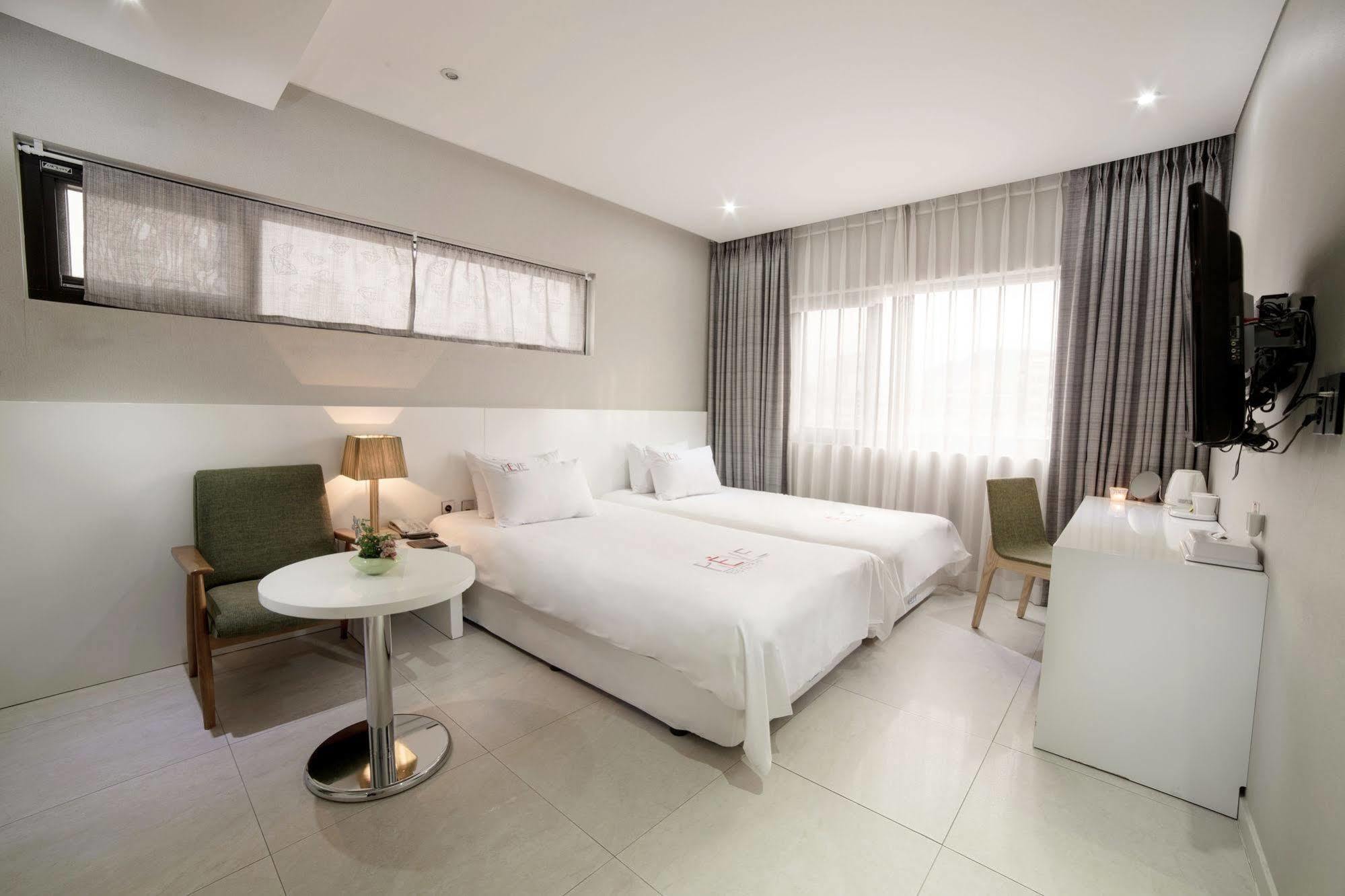 Reve Business Hotel Csedzsu Kültér fotó