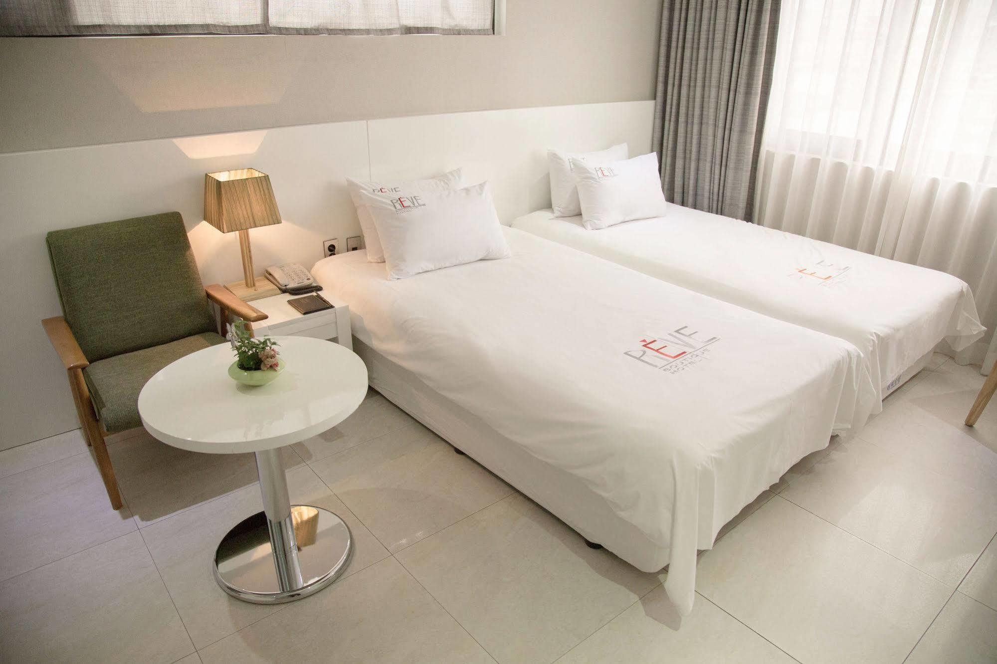 Reve Business Hotel Csedzsu Kültér fotó